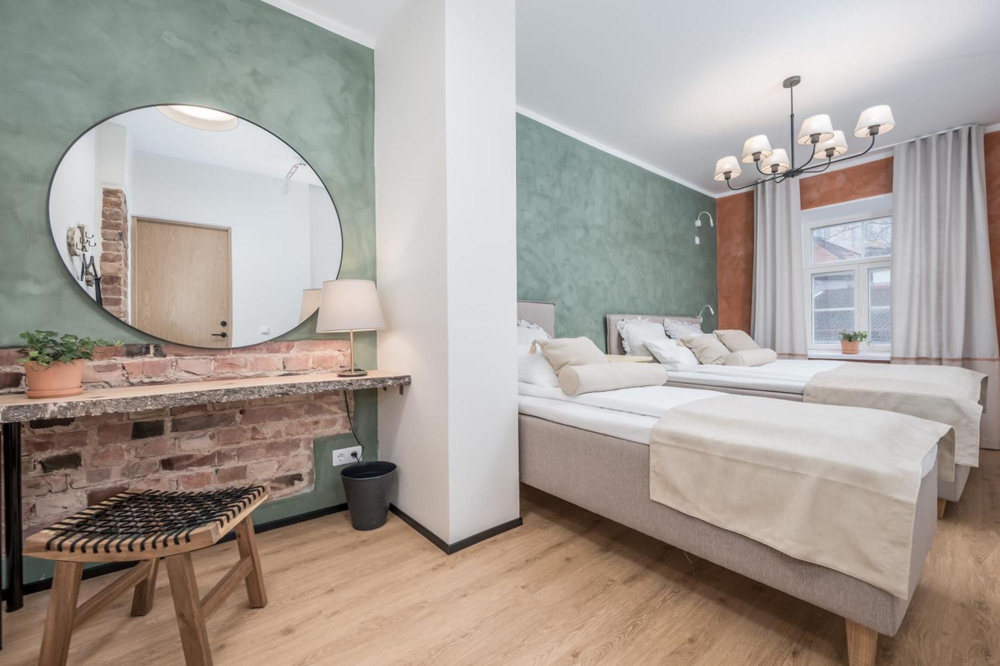 Old Town Boho Guesthouse Tallinn Bagian luar foto